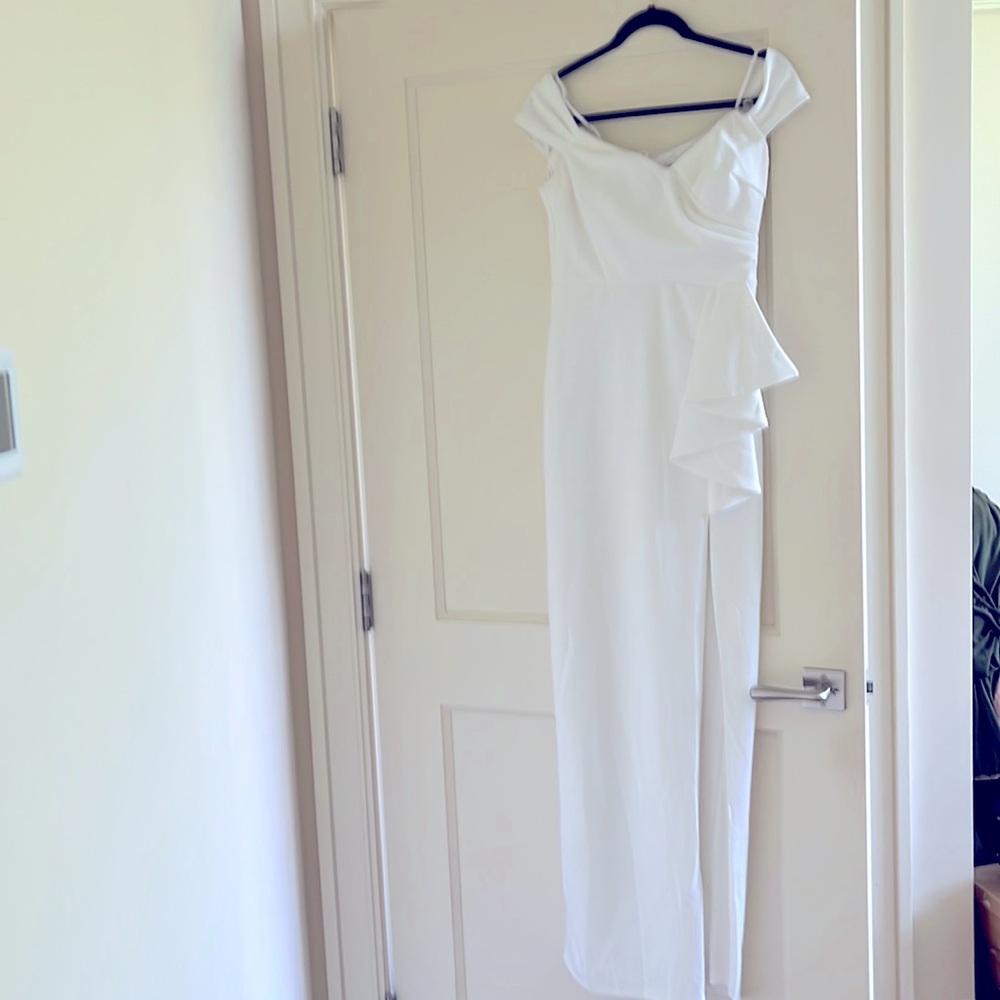 Beautiful long wedding event dress - Lulus - size medium